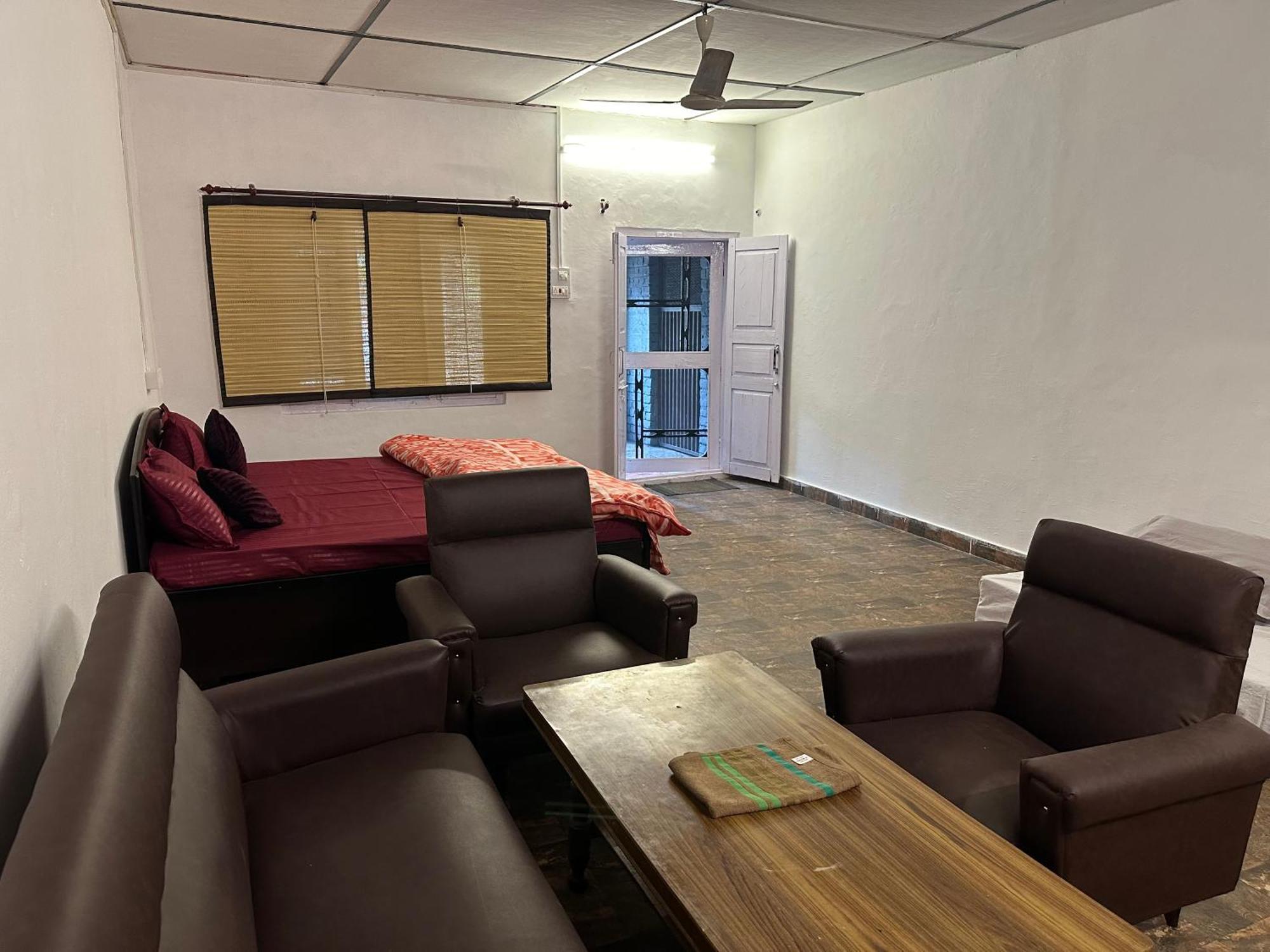 Dreamwoods A Travellers Farm Hostel Dharamshala Bagian luar foto
