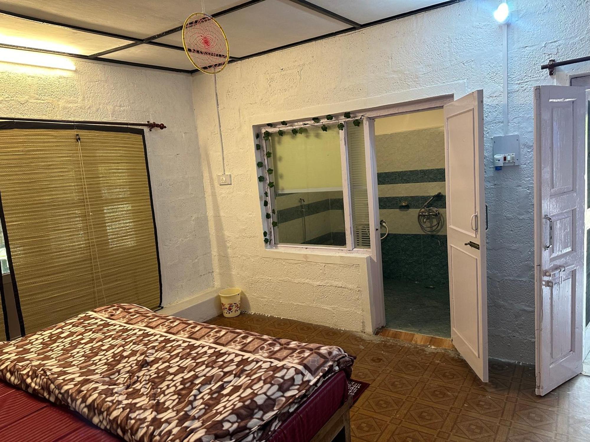 Dreamwoods A Travellers Farm Hostel Dharamshala Bagian luar foto